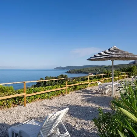 In Con Piscina E Baia Privata *