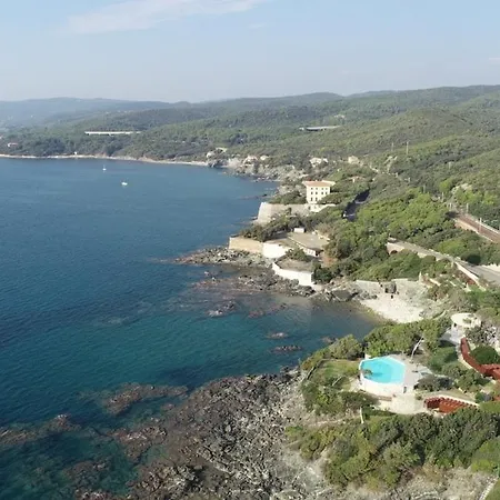 In Con Piscina E Baia Privata *